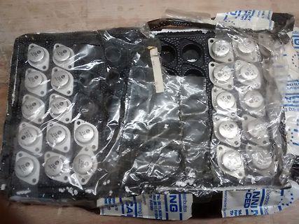 In Plastik verpackte elektronische Bauteile