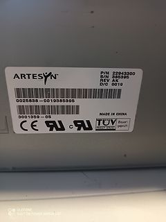 Typenschild eines Artesyn Netzteils