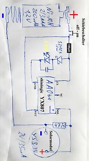 Handgezeichneter Schaltplan mit Solarzelle und Ni-MH Akku
