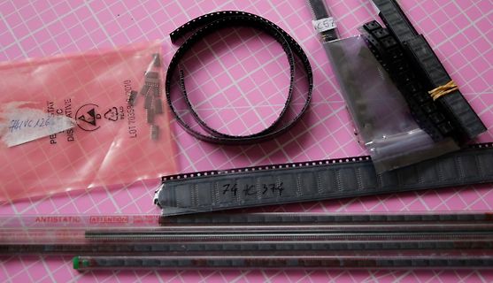 Elektronikbauteile in Tape-and-Reel Verpackung