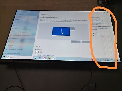 Foto eines Computerbildschirms mit Windows-Anzeige