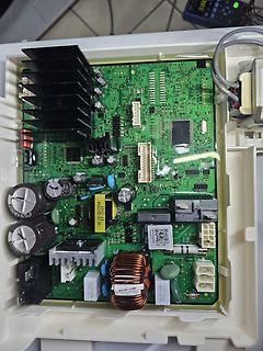 Bestückte Leiterplatte eines Netzteils