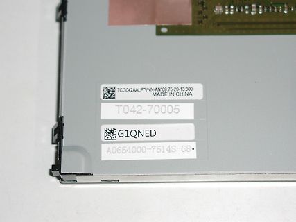 Aufkleber auf Gehäuse eines elektronischen Geräts