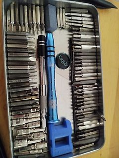 Bit-Schraubendreher Set in Metallbox