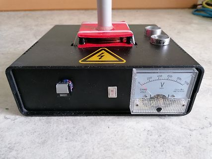 Selbstbau-Netzteil mit Voltmeter und Spule