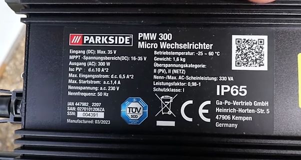 Typenschild eines Parkside PMW 300 Mikro-Wechselrichters