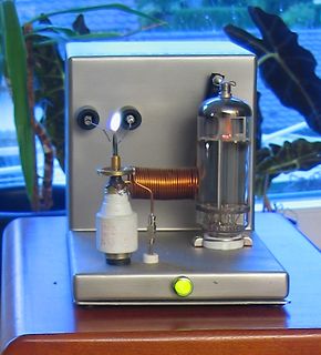 Aufbau einer Tesla-Spule mit Vakuumröhre