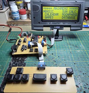 Elektronik-Prototyp mit LCD-Display und Tastenfeld
