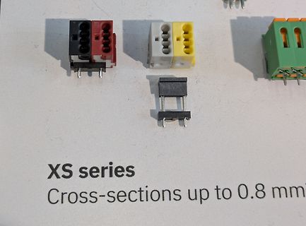 Elektrische Steckverbinder der XS-Serie