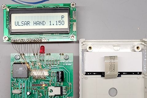 Leiterplatte mit LCD-Display und Mikrocontroller