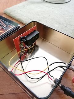 Freiluftverdrahtung in einer Metallbox