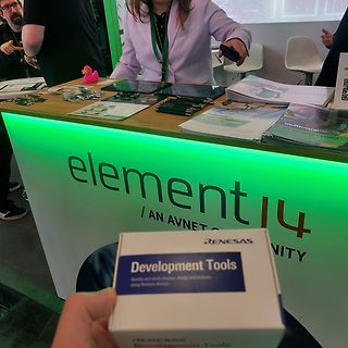 Messestand von element14 mit Renesas Produkten