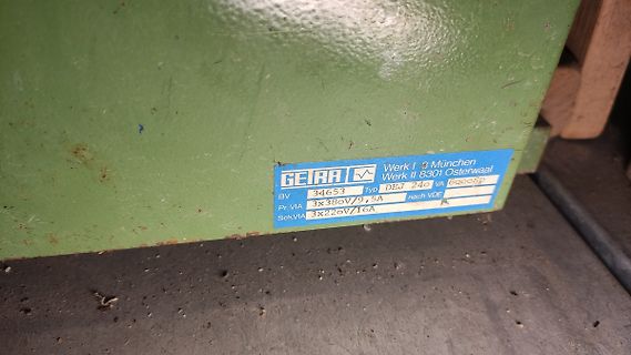 Typenschild eines GEIRA Netzteils