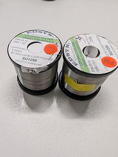 Zwei Spulen Lötdraht