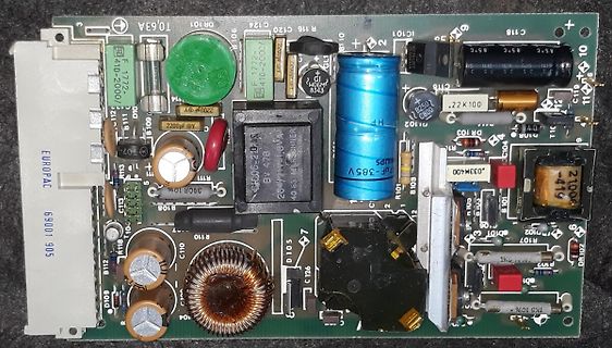 Bestückte Leiterplatte eines Netzteils