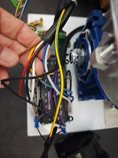 Verdrahtung eines elektronischen Aufbaus mit Motor