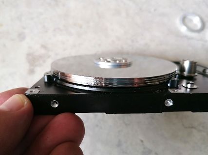 Harddisk platine mit geöffnetem Gehäuse