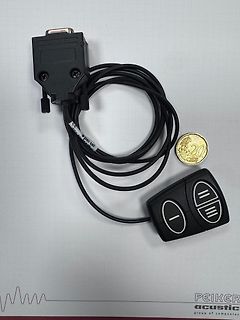 Elektronikkomponenten mit Kabel und Münze