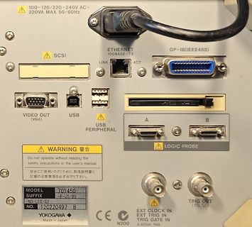 Rückseite eines Yokogawa Messgeräts