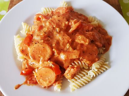 Nudeln mit Tomaten-Sahne-Sauce