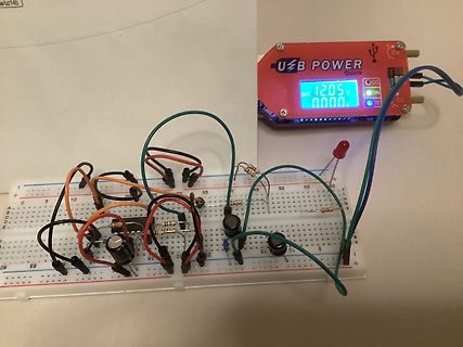 Aufbau auf Breadboard mit USB-Netzteil