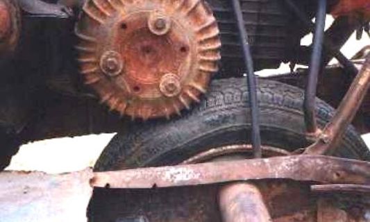 Mechanische Bauteile und ein Rad