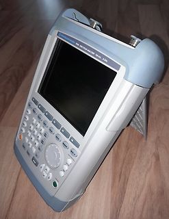 Rohde & Schwarz Spektrum-Analysator