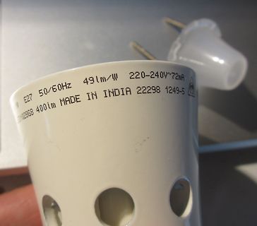 Aufdruck auf einer LED-Leuchtmittel-Fassung