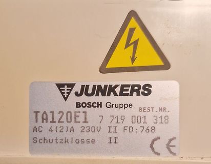 Typenschild eines Junkers Bosch Geräts