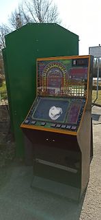 Alter Arcade-Spielautomat im Freien