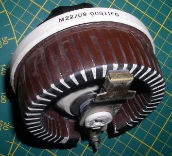 Elektronisches Bauteil mit Lamellenstruktur