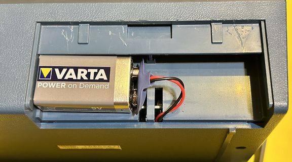 9V Batterie in Batteriefach