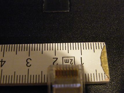 Lineal und RJ45-Stecker