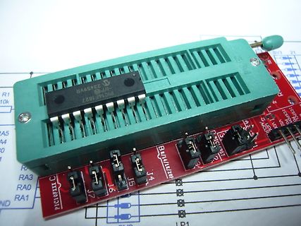 PIC16F1827 Mikrocontroller auf Adapterplatine
