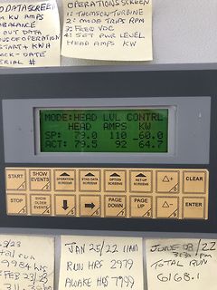 Industrielles Bedienpanel mit LCD-Display und Tasten