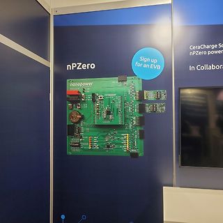 Poster mit nPZero nanopower Leiterplatte