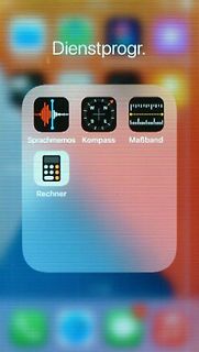 Smartphone-Bildschirm mit App-Icons