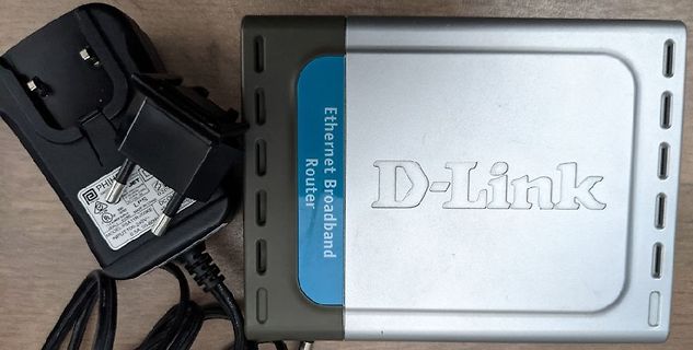 D-Link Ethernet Broadband Router und Netzteil