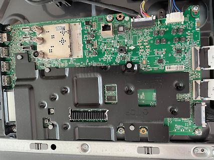 Innenansicht einer Elektronikplatine in einem Gehäuse