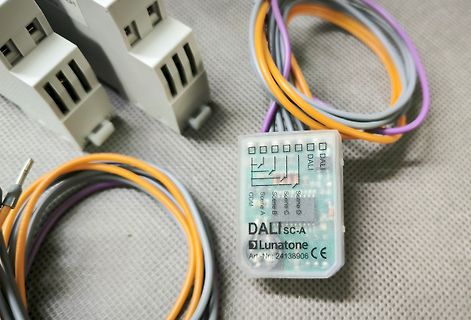 Lunatone DALIsc-A Modul mit Verkabelung