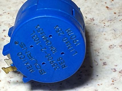 Blauer Bourns Potentiometer