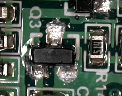 Makroaufnahme einer Leiterplatte mit SMD-Bauteilen