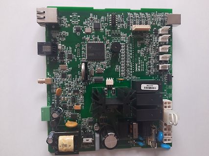 Bestückte grüne Leiterplatte mit ARM-Mikrocontroller