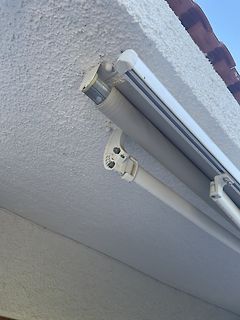 Leuchtstoffröhren an einer Decke