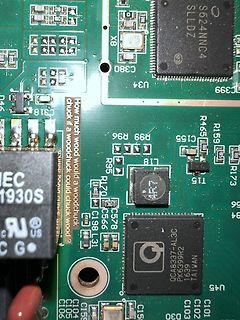 Nahaufnahme einer Leiterplatte mit elektronischen Bauteilen