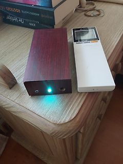 Holzgehäuse mit LED und digitales Messgerät