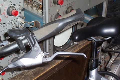 Fahrradlenker vor Oszilloskop