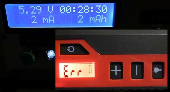Display eines Batteriemessgeräts mit Fehlermeldung