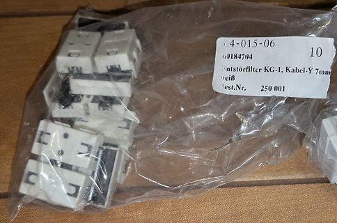 Elektronikbauteile in Plastikverpackung
