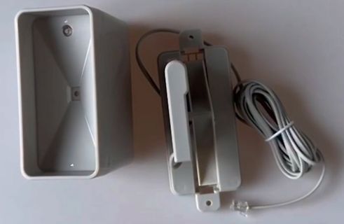 Gehäusekomponenten und Kabel eines elektronischen Geräts